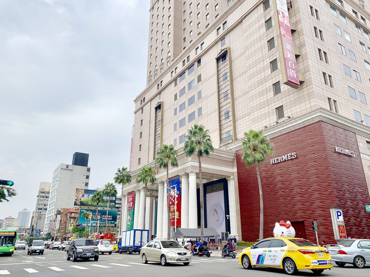 ▲高市府環保局完成漢神百貨外圍環境清消作業。（Nownews資料照片）