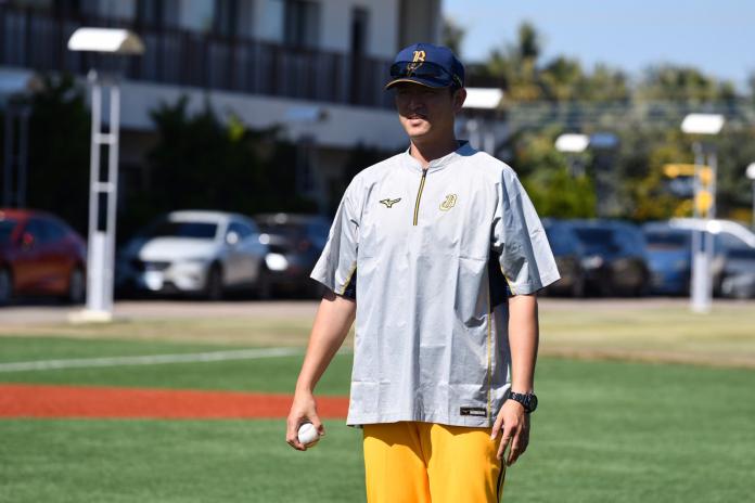 中職／兄弟開訓！王建民黃袍加身亮相　彭政閔副領隊開工
