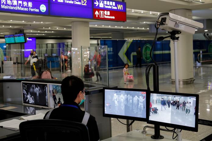 ▲香港當局宣布7月1日起禁止英國客機來港，原因是近期有搭乘英國客機來港的旅客，感染2019冠狀病毒疾病（COVID-19）的N501Y變種病毒。資料照。（圖／美聯社／達志影像）