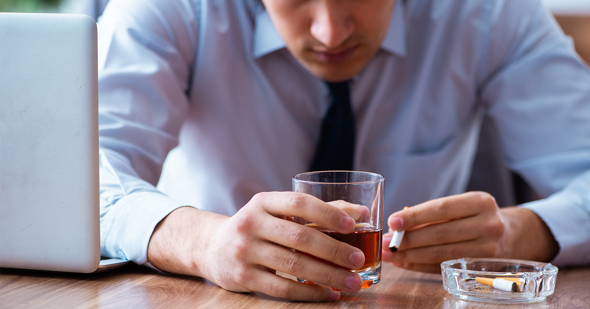 ▲食藥署建議，平常男性應透過生理、心理及性功能障礙3個面向判斷是否進入更年期，衍生的症狀可能都是因「睪固酮濃度」減少引起。（圖／ingimage）