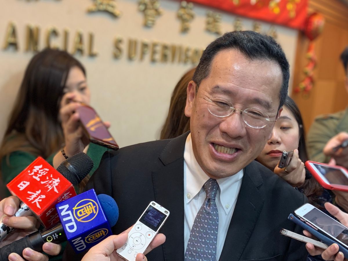 ▲金管會主委顧立雄在任內最後一天，一口氣對8家金融業開罰共計2580萬元。（圖／NOWnews資料照）