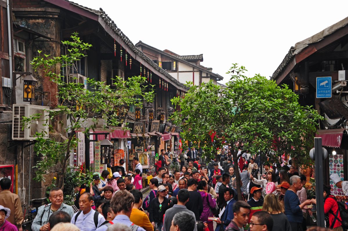 ▲中國國新辦今天公布第7次全國人口普查主要數據結果，中國全國人口數達14億1178萬人，較2010年的第6次普查增加5.38%。資料照。（圖／美聯社／達志影像）