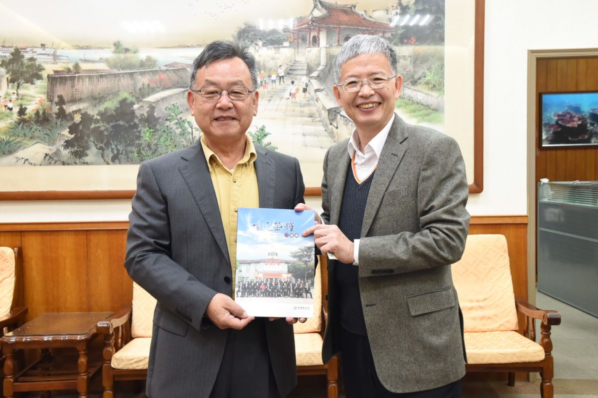 ▲新任澎湖醫院院長匡勝捷拜訪賴峰偉縣長，勉勵擔負起提升醫療在地化工作，提供澎湖離島完善醫療服務，守護民眾健康。（圖／澎湖縣政府提供）