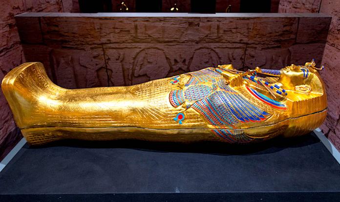 古埃及法老「炫富」登台　圖坦卡門5百件黃金秘寶開展
