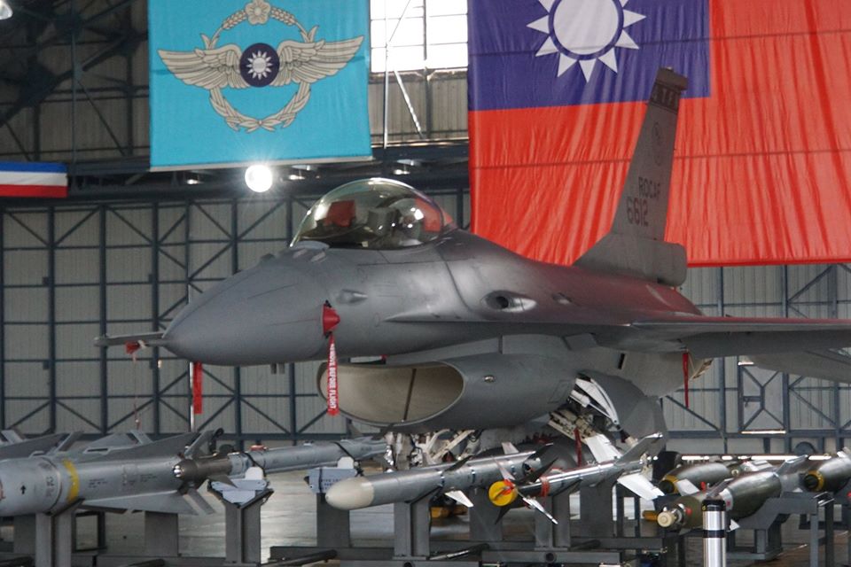 ▲F-16V搭配AIM-9X與AIM-120飛彈，成為我國空軍現役性能最強戰機。（圖／記者呂炯昌攝,）