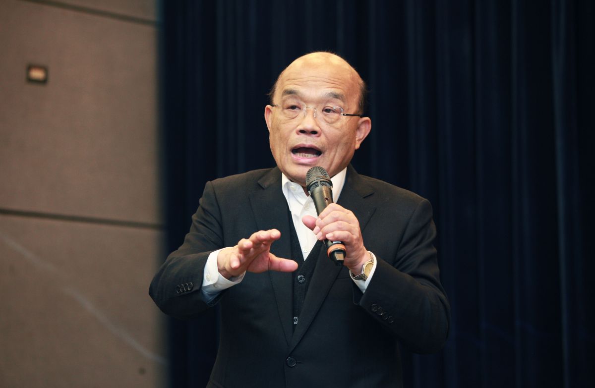 ▲蘇貞昌表示，中國周邊11個國家都淪陷後，台灣到今天還守住防線。因此今天特別到機場感謝過去一年多來大家的辛苦。（圖／記者李春台攝, 2020.01.21）