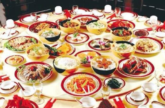 ▲中式年菜價格比日式年菜貴得多，但老饕表示很值得。（示意圖／翻攝推特）