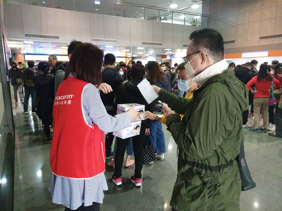 ▲武漢肺炎升溫！鴻海嘉年華全面防疫，配備口罩、紅外線測溫儀。(圖／記者許家禎攝，2020.1.22)