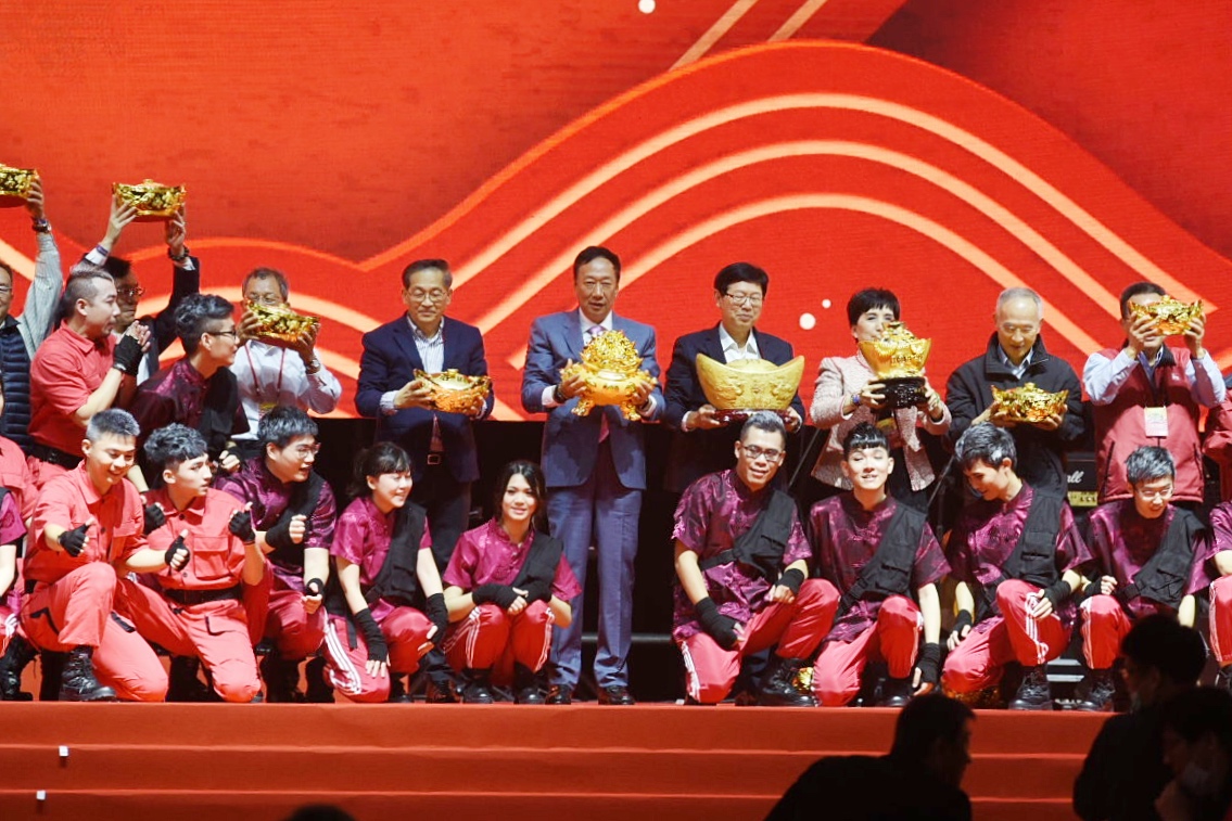 ▲鴻海愛心嘉年華今年改為線上，並預計在2月6日（六）下午2點到5點登場，屆時除了有金曲歌王蕭敬騰、天生歌姬A-Lin現場Live大展歌喉外，特別獎將抽出5輛售價111.9萬元的納智捷URX七人旗艦款，全程也將在YouTube直播。圖為資料照片（圖／記者陳明安攝，2020.1.22）