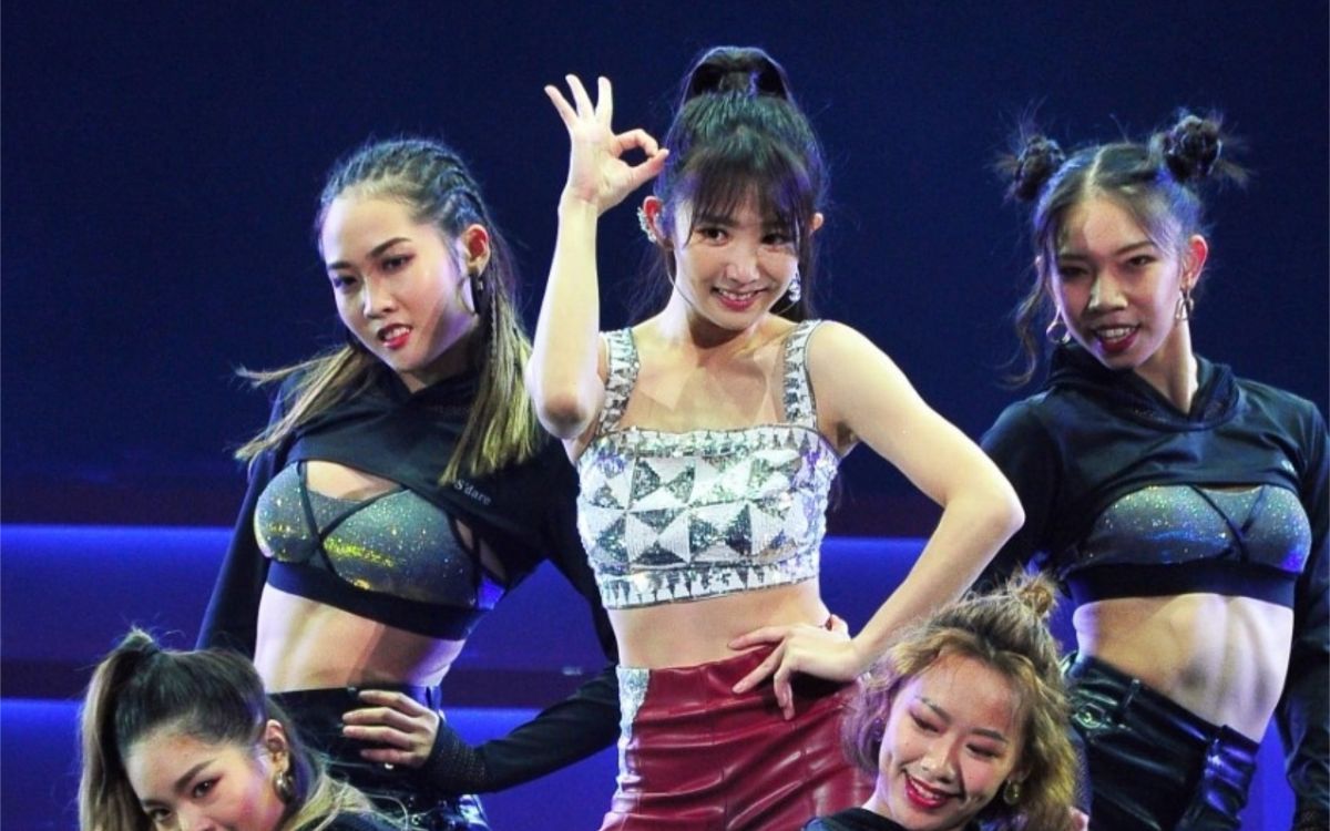 ▲郭書瑤 M字腿、一字馬樣樣來。（圖／台視提供） 