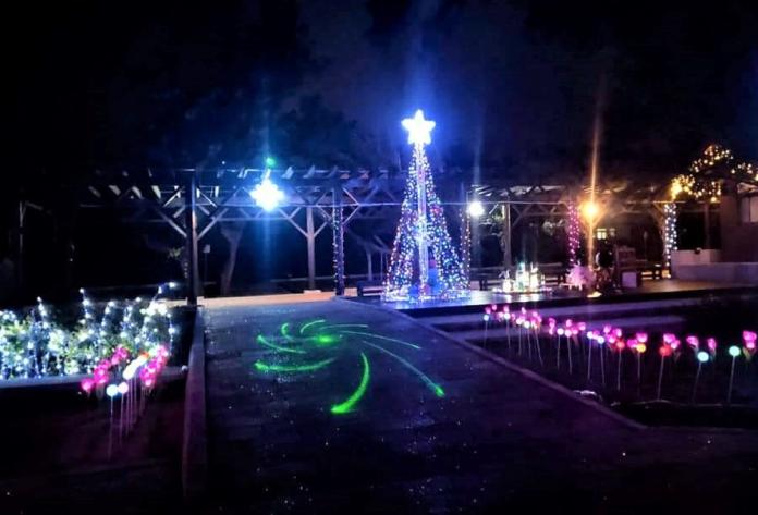 ▲林投公園舉辦2020春節慶元宵活動的點燈儀式，園區內展示的花燈相當有特色。（圖／湖西鄉公所提供）