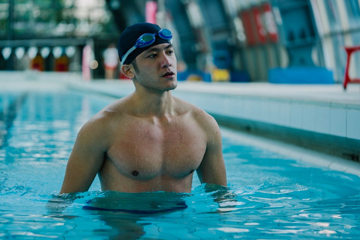 ▲有「胸狠巨肌」美名的林冠宇，飾演為小兄弟感到自卑的主角。（圖／杰德影音）