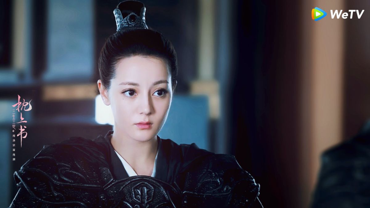 ▲迪麗熱巴男裝帥炸。（圖／WeTV提供）