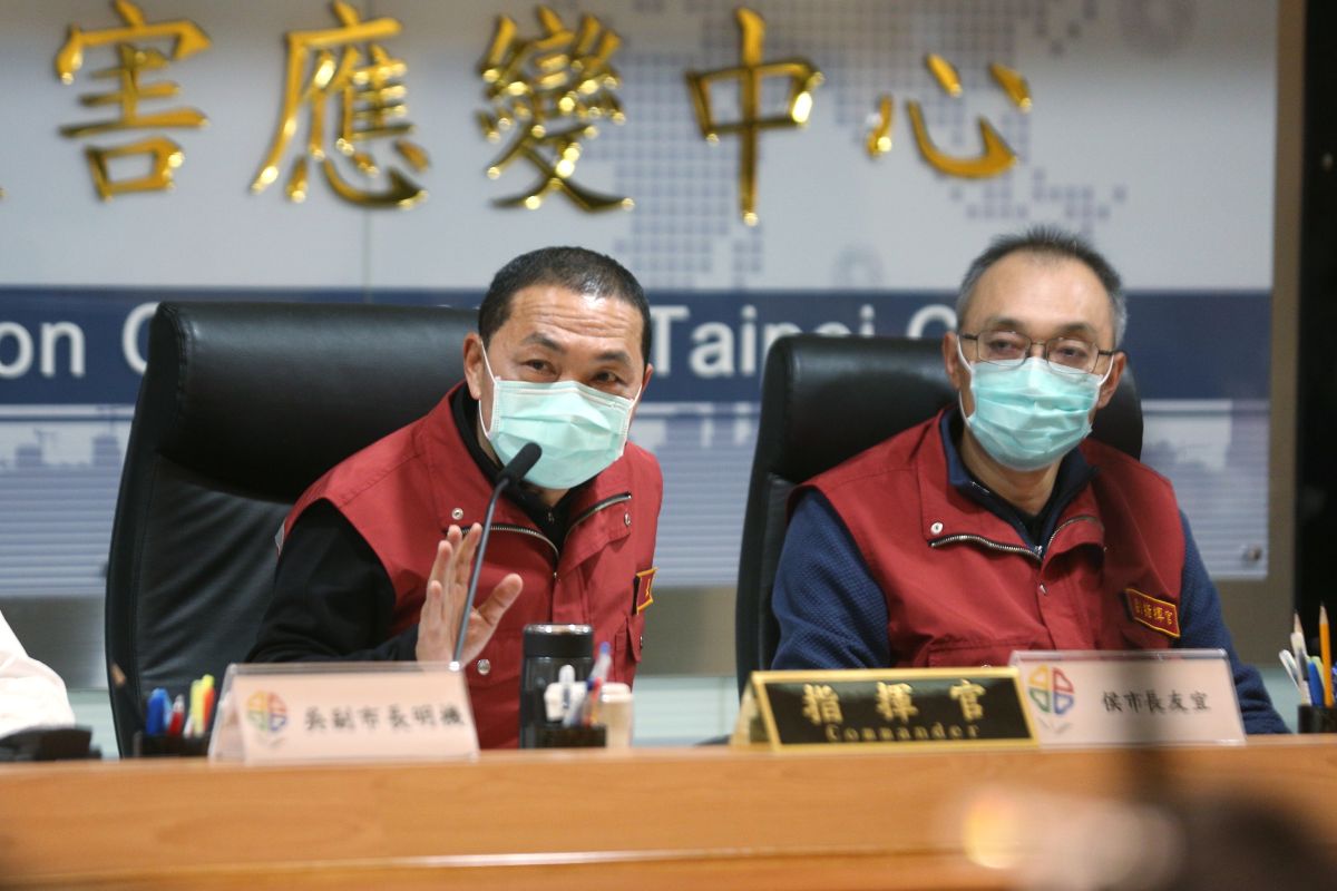 ▲針對國內口罩供應短缺，許多假消息造成人心浮動及民眾恐慌，侯友宜責令警察局務必針對假消息傳播嚴格查辦。（圖／新北市新聞局提供）