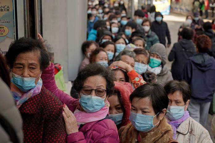 上海人搶買口罩！排隊「一奇景」網民全震驚：患難見素質
