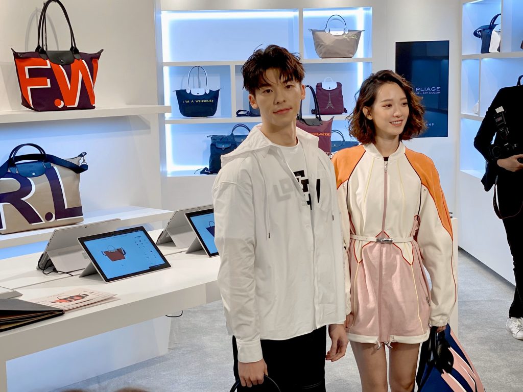 ▲孟耿如及許光漢為 LONGCHAMP 全新訂製系列活動站台。（圖／記者蕭涵云攝）