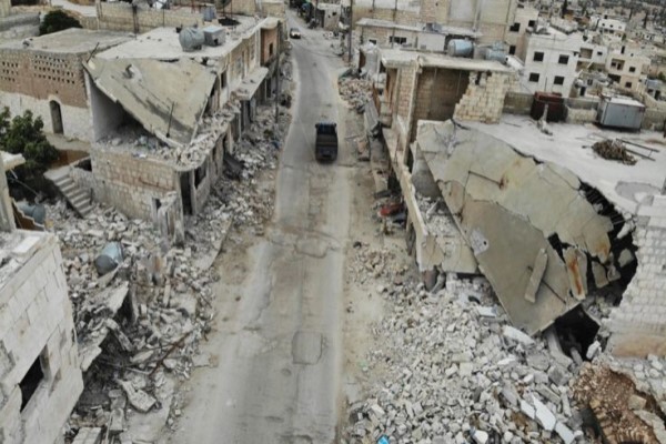 敘利亞記者在戰地餵浪喵　心願：「盡可能帶走所有貓！」