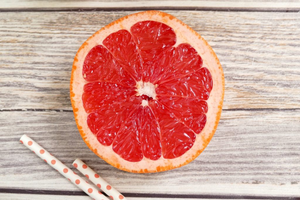 ▲葡萄柚和莓果可以天天吃。（圖／pixabay）