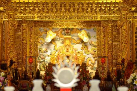 ▲玉皇大帝在臘月廿五這天會派另一批天神到凡間「代班」，暫時頂替回天庭放假的神明。（圖／翻攝自鳳山天公廟粉專）