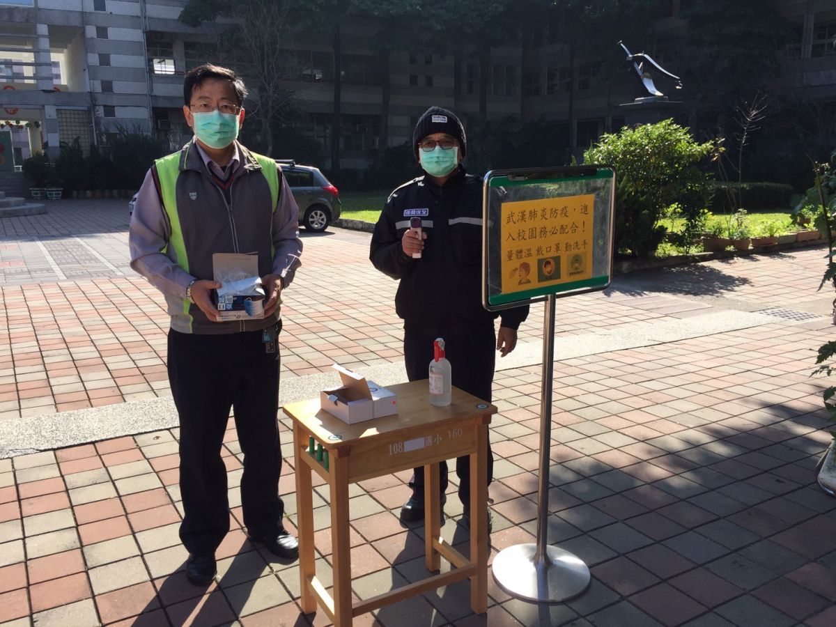 ▲中市校園全面加強肺炎防疫措施。 (圖／教育局提供2020.2.3)