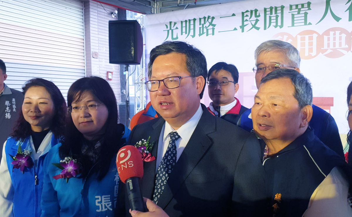 ▲對於兒童用口罩嚴重不足，鄭文燦今天表示，市府已向中央反應希望釋出防疫備用的兒童口罩儲量。（圖／記者李春台攝, 2020.02.03）