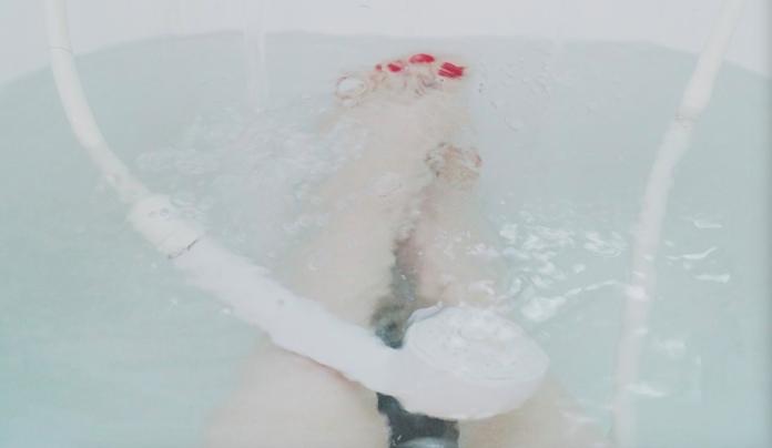 ▲洗澡習慣因人而異，而就有網友討論「女生為何都能洗澡超過1小時」。（示意圖／翻攝Pixabay）