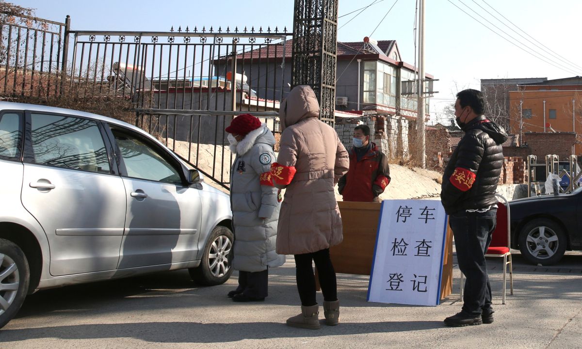 ▲繼中國國家衛健委內部推估全國染疫數據首度曝光後，山東省青島市衛健委也主動公布數據，指全市目前每天新增49萬至53萬人染疫。資料照。（圖／美聯社／達志影像）
