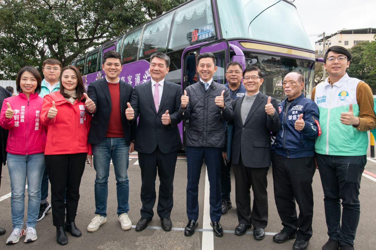 ▲「新竹轉運站－桃園國際機場」路線，終於要在明日上午發出第一班車，新竹市政府今日上午舉辦通車記者會。(圖/記者金祐妤攝，2020.2.5)