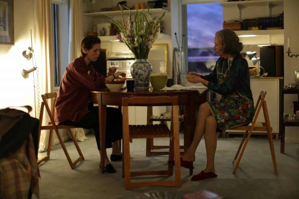 ▲蒂妲絲雲頓（右）和女兒榮耀拜恩絲雲頓合拍電影。（圖／亮點國際）