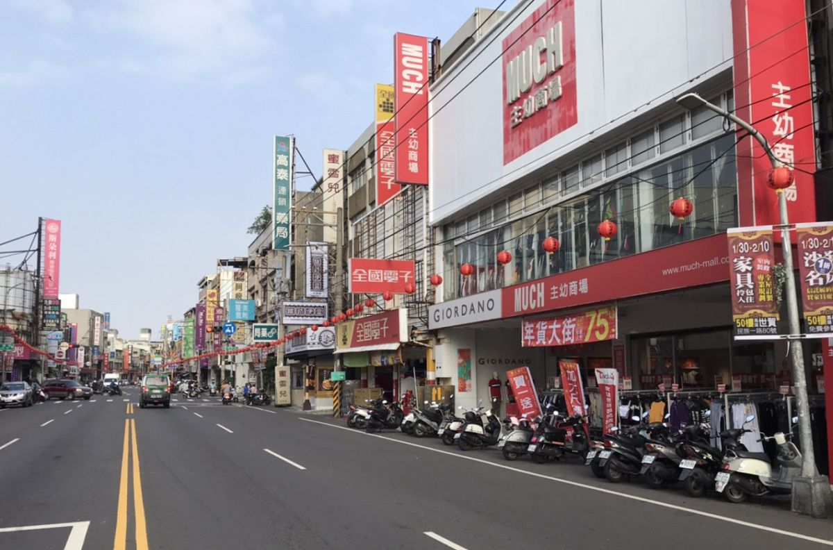 ▲高雄五甲路是五甲區域的熱鬧商圈。（圖／信義房屋提供）