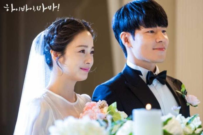 ▲金泰希劇中與李奎炯結婚。（圖／tvN Twitter）
