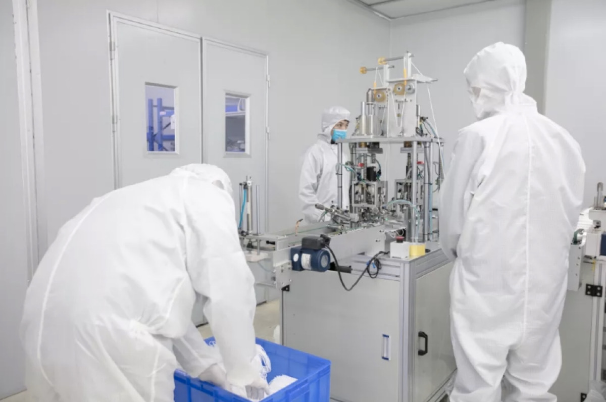 ▲鴻海富士康旗下工業富聯（FII）導入口罩生產線，預計2月底日產可達200萬片。（圖／截取自富士康官網微博）