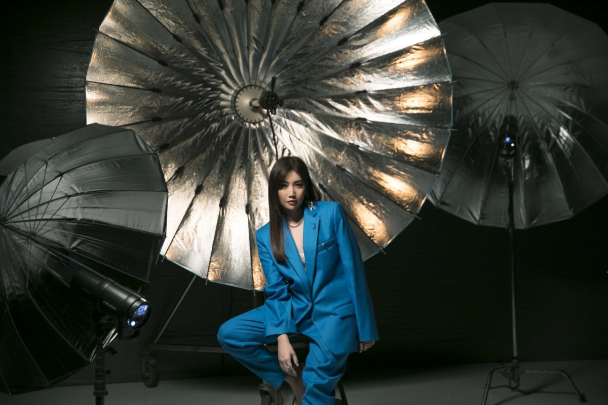 ▲A-Lin近日推出新單曲〈旅．課〉MV。（圖／索尼音樂提供）