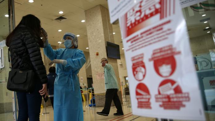 美國食品藥物管理局官員質疑：中國的肺炎病例數據太線性
