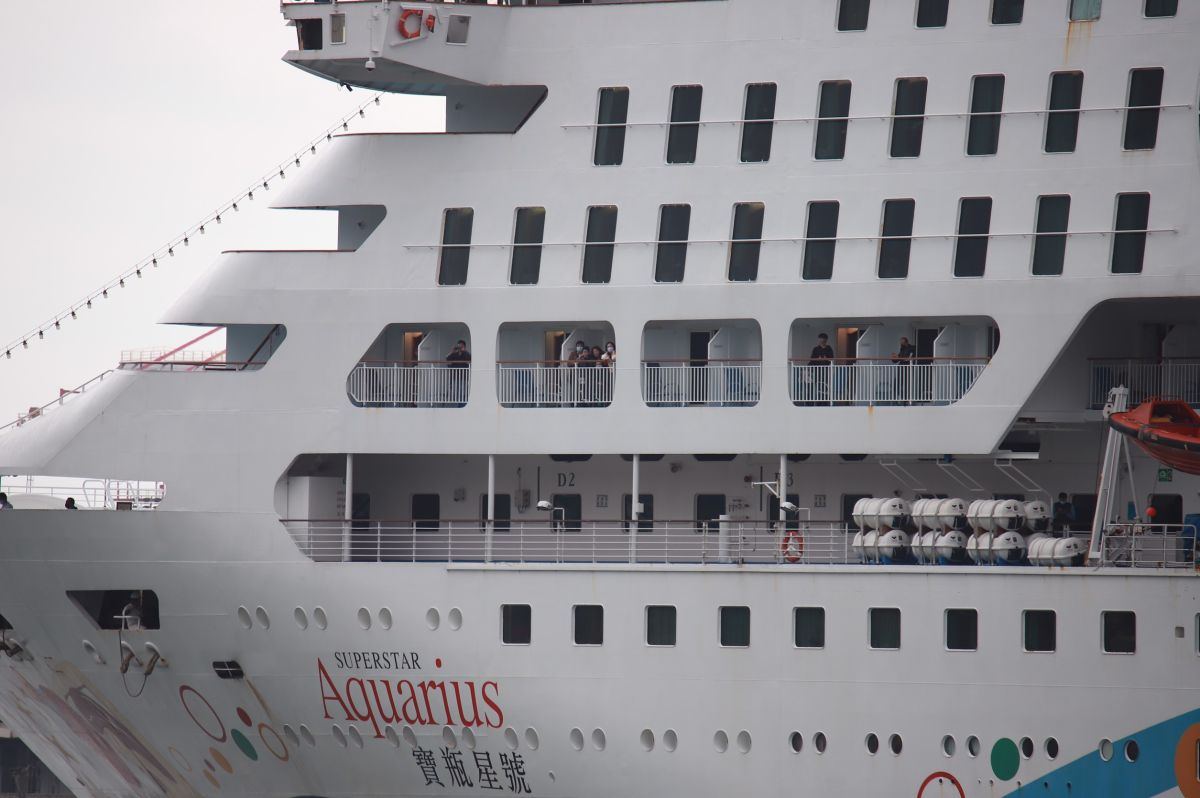 寶瓶星號停靠基隆港，全船民眾接受武漢肺炎檢疫。(圖／NOWnews影像中心)  
