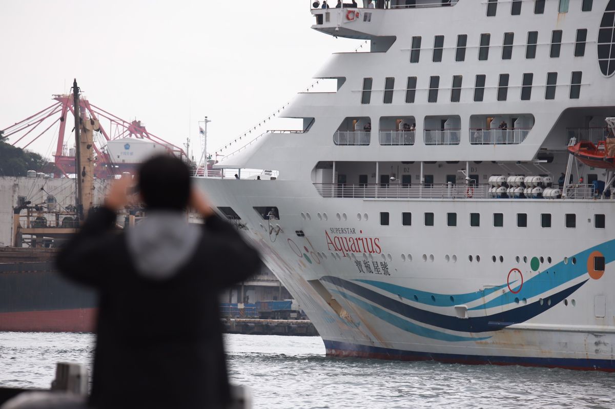寶瓶星號停靠基隆港，全船民眾接受武漢肺炎檢疫。(圖／NOWnews影像中心)  