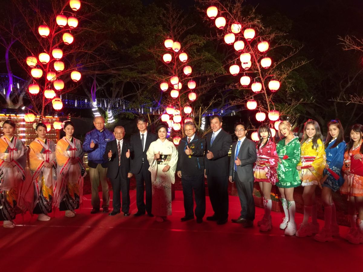 ▲台灣燈會「國際友誼燈區」，日本山口縣山口市的七夕紅燈籠廊道，適合戀人到紅燈籠廊道漫步，共度浪漫佳節。 (圖／柳榮俊翻攝2020.2.9)