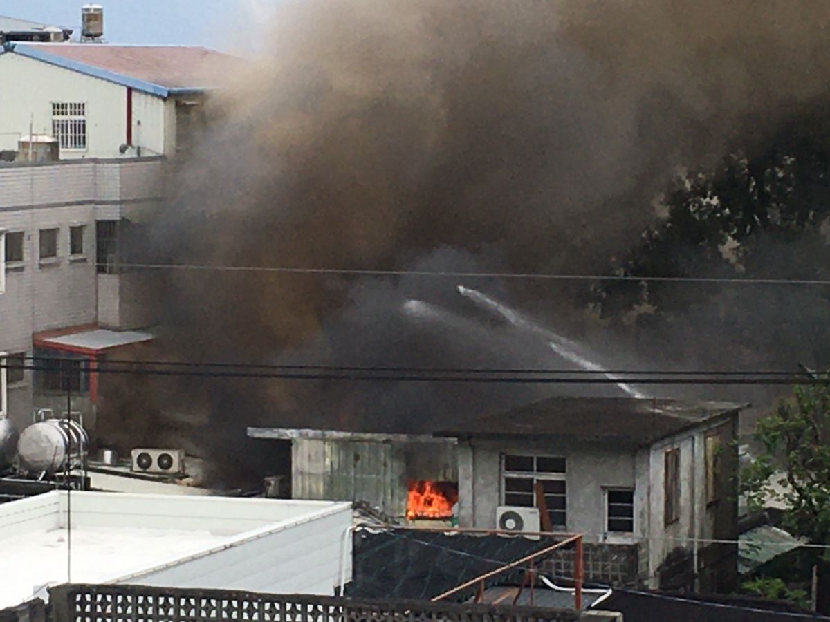 ▲新城人氣老店佳興檸檬汁驚傳火警。（圖／民眾提供）