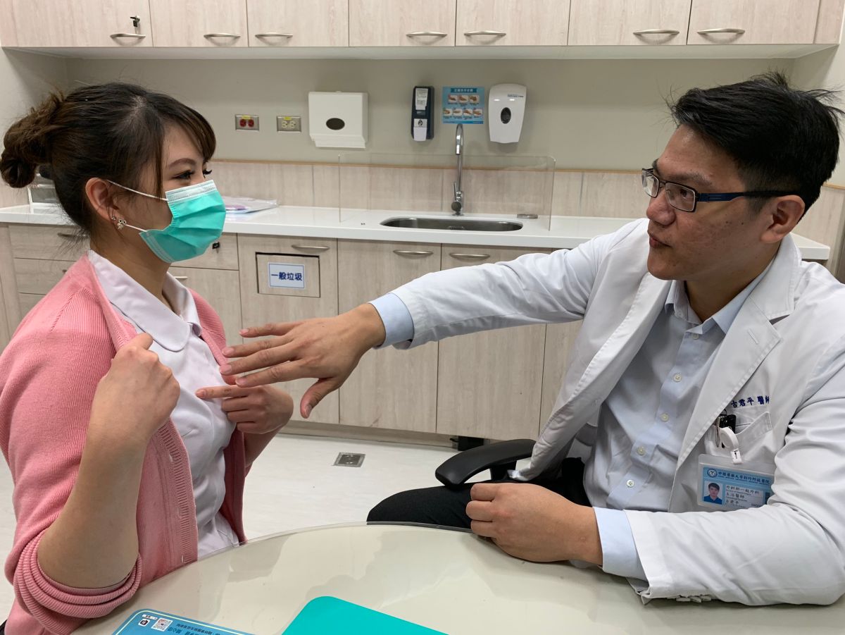 ▲新竹一名國二女生乳房出現硬塊，經乳房超音波發現左乳房下側有個大於2公分橢圓形的纖維腺瘤。病患非當事人、示意圖。(圖/記者金祐妤攝，2020.2.10)