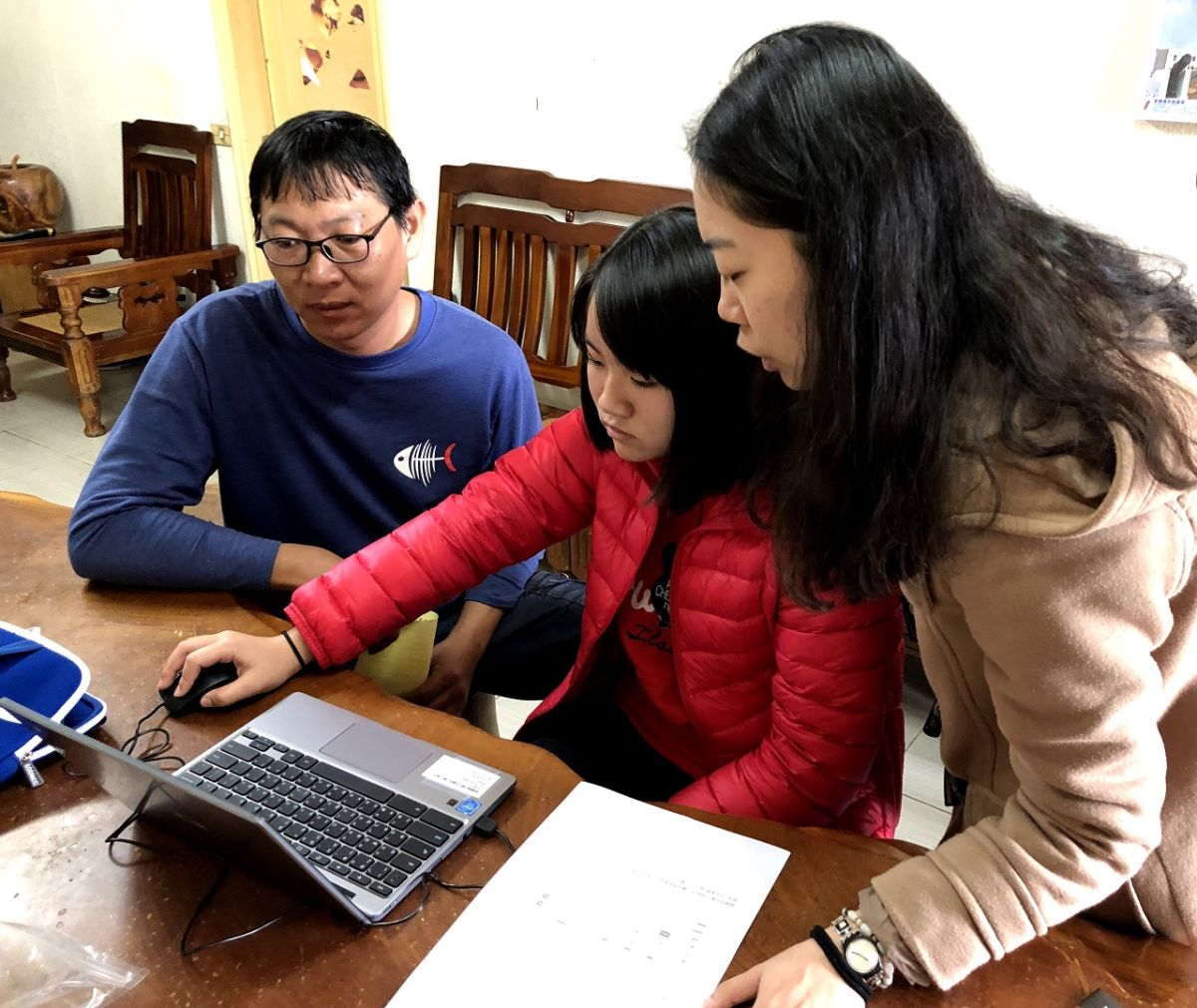 ▲梅山太平國小教師與學生啟動線上學習課程，讓防疫停課學習不停。（圖／記者陳惲朋翻攝，2019,02,11)