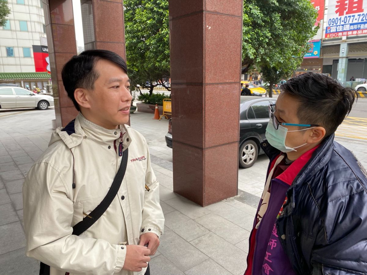 ▲對於陳彩鳳的律師在庭上硬說沒有職場霸凌，護師工會理事長陳玉鳳（右）表示，完全與事實不符。（圖／記者陳聖璋攝，2020.02.11）