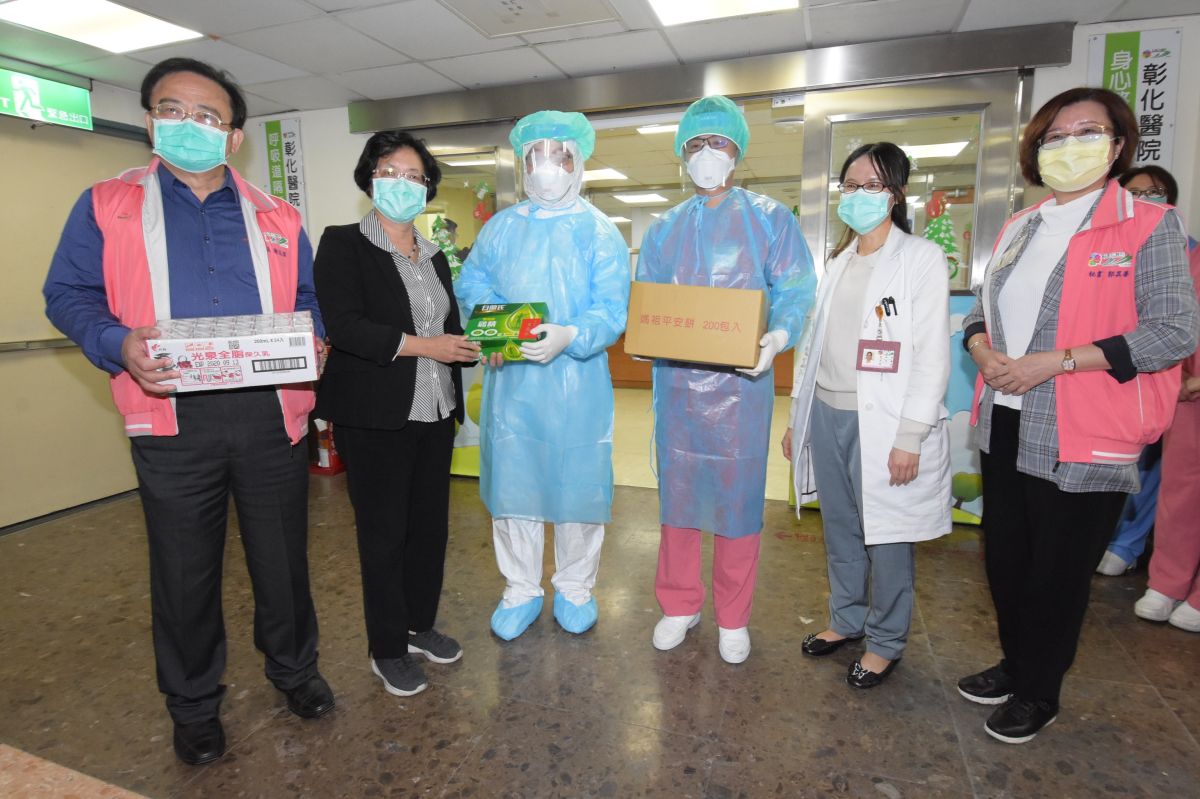 ▲彰化縣長王惠美前往彰化醫院慰勞第一線醫療團隊的辛勞與付出。（圖／記者陳雅芳攝，2020.02.11）