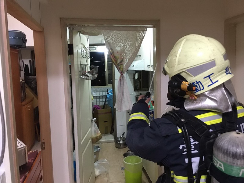 ▲消防人員測得屋內一氧化碳濃度達400PPM（圖／消防局提供）