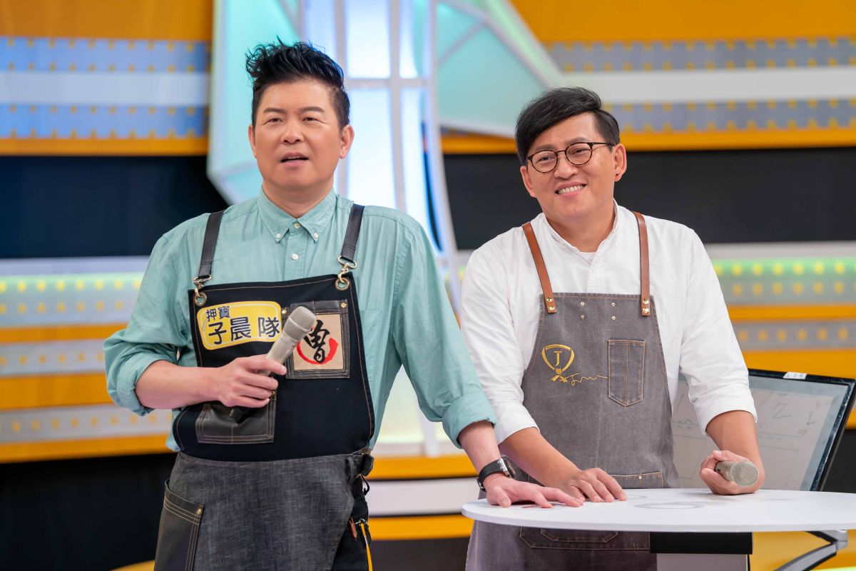 ▲詹姆士（右）坦言自己不浪漫。（圖／TVBS）