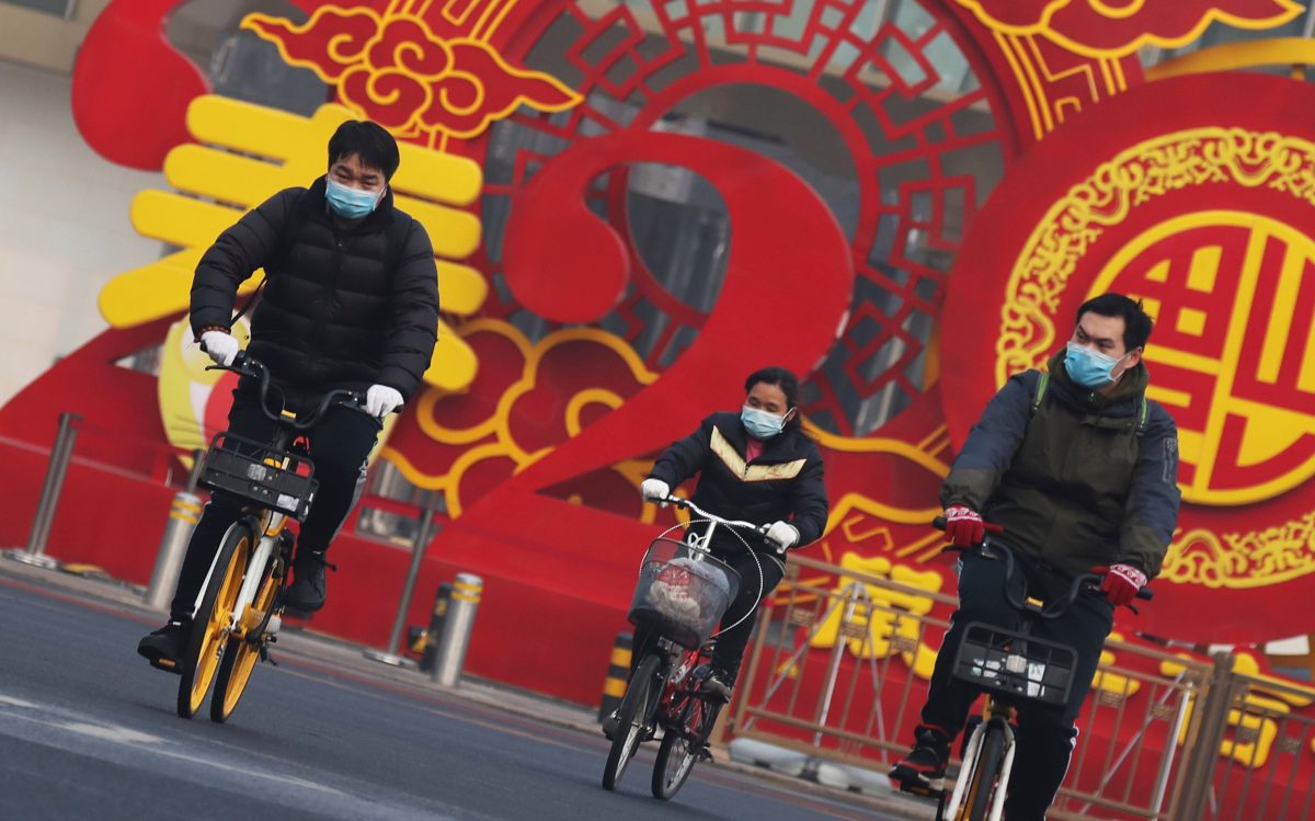 ▲新型冠狀病毒肺炎傳來確診人數單日暴增破萬例的消息。（圖／美聯社／達志影像）