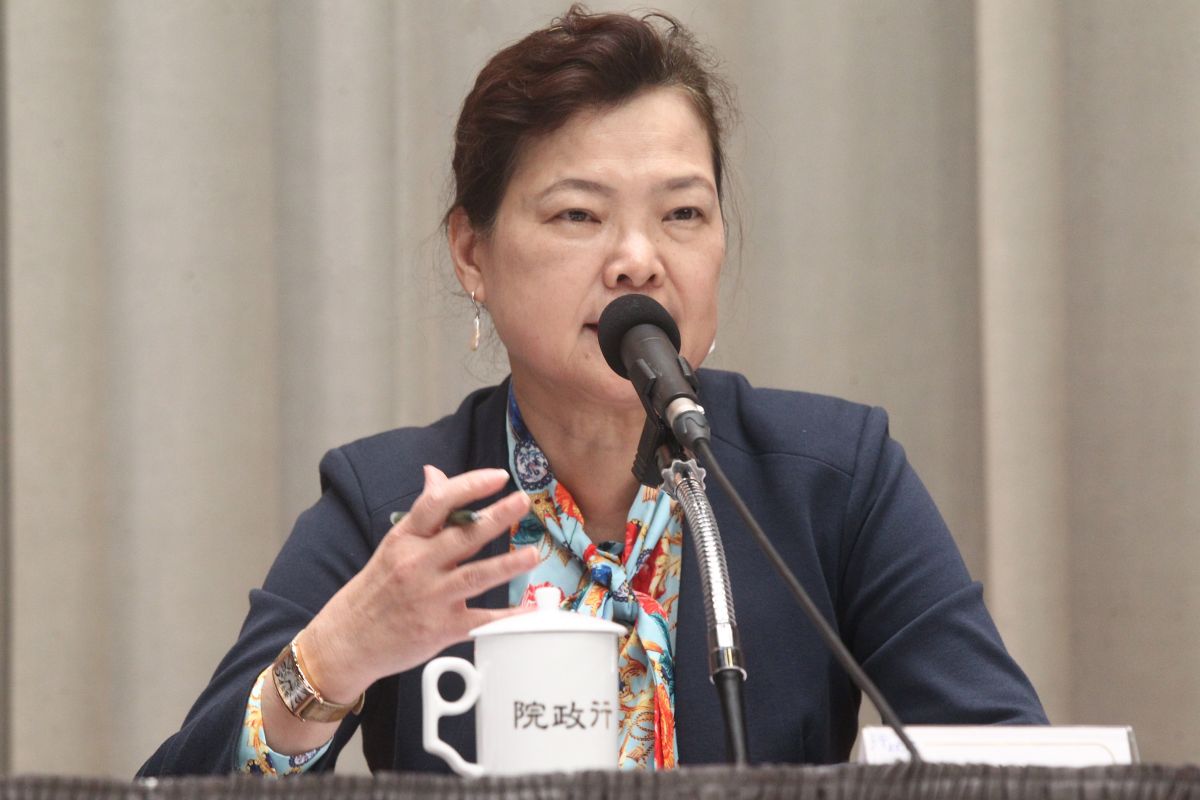 ▲經濟部長王美花呼籲民眾及商家不要買賣裸裝及無外盒包裝的口罩。（圖／NOWnews資料照，記者葉政勳攝）