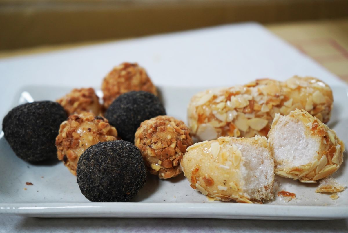 ▲名聞遐邇的桃園福隆麻粩，工廠雖處在不起眼的偏僻角落，但是外酥內鬆甜而不膩的口感還是讓人嘗過之後一再回頭。（圖／記者李春台攝）