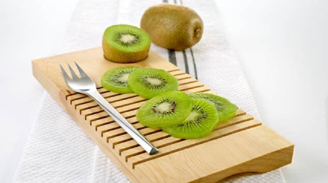 ▲亞東醫院家庭醫學科醫師陳志道表示，奇異果這類含有高優質的營養素且低GI的水果，CP值很高。（圖／台灣癌症基金會提供）