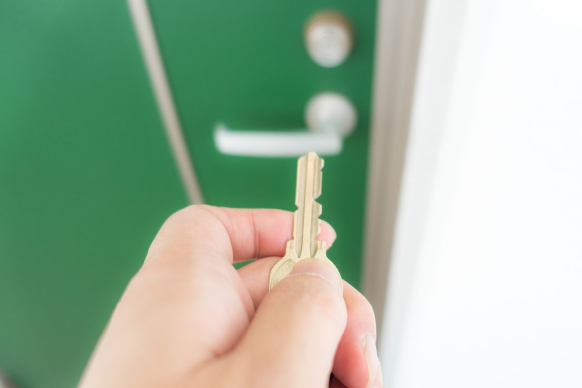 ▲日前就有一名女網友控訴，打電話給房東想約看房，沒想到對方一開口就要收取1百元當作看房費。（示意圖／取自 photoAC ）