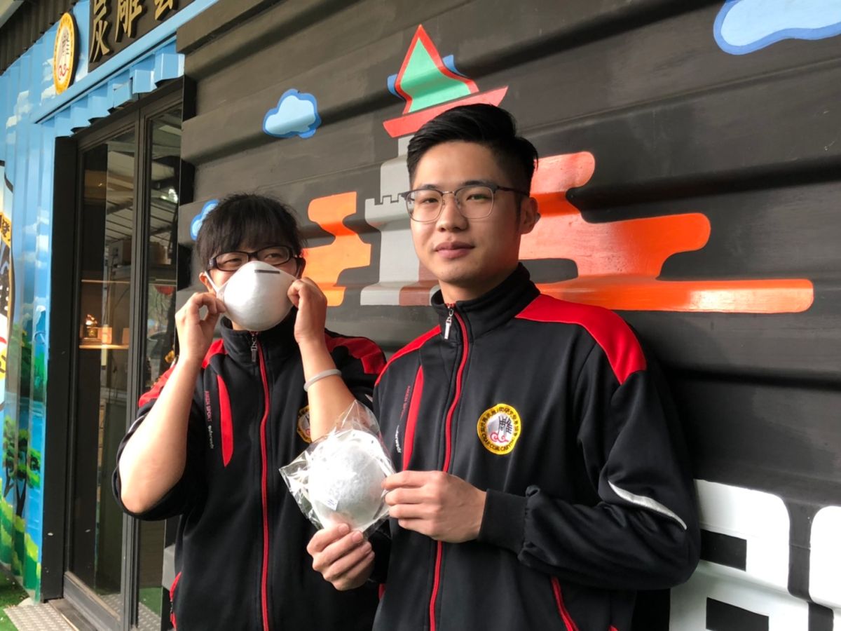 ▲金門有業者明天準備1千個碳纖維口罩，分送給民眾。（圖／蔡若喬攝, 2020.02.14）